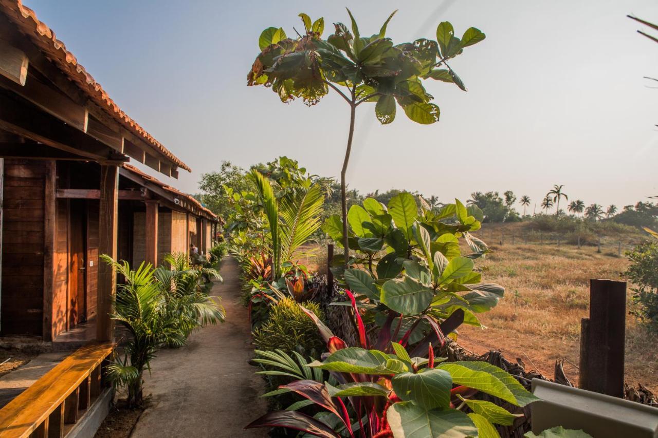 The Artist Cottages Morjim Exterior foto